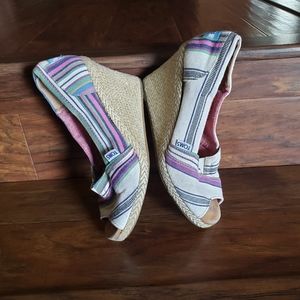 Toms wedges